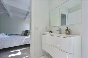 28 Pelican Dr, Fort Lauderdale, FL 33301 - Photo 31