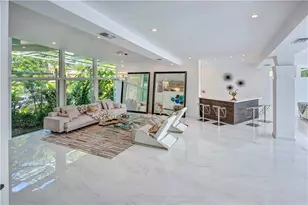 28 Pelican Dr, Fort Lauderdale, FL 33301 - Photo 3