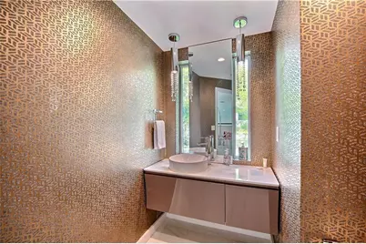 28 Pelican Drive, Fort Lauderdale, FL 33301 - Photo 19
