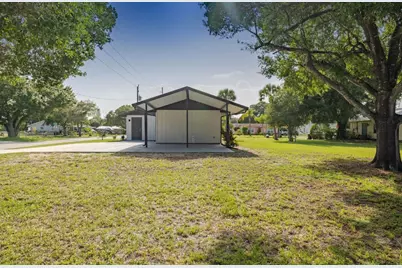 2714 Rhode Island Avenue, Fort Pierce, FL 34947 - Photo 13