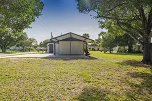 2714 Rhode Island Ave, Fort Pierce, FL 34947 - Photo 13