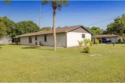 2714 Rhode Island Avenue, Fort Pierce, FL 34947 - Photo 9