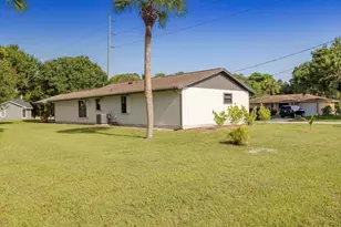 2714 Rhode Island Ave, Fort Pierce, FL 34947 - Photo 9