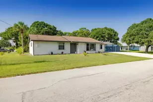 2714 Rhode Island Ave, Fort Pierce, FL 34947 - Photo 5