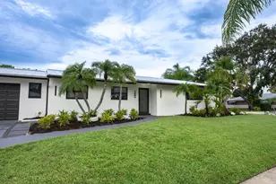 360 Saturn Ave, Tequesta, FL 33469 - Photo 1