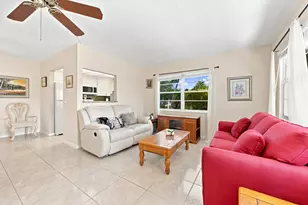 489 Tilford W, Deerfield Beach, FL 33442 - Photo 9