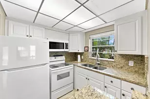 489 Tilford W, Deerfield Beach, FL 33442 - Photo 17