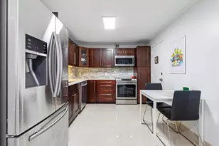 427 Golden Isles Dr, Hallandale Beach, FL 33009 - Photo 3