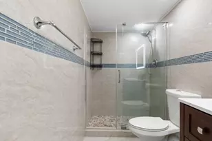 427 Golden Isles Dr, Hallandale Beach, FL 33009 - Photo 21