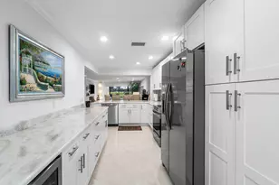 34 Stratford Ln W, Boynton Beach, FL 33436 - Photo 5