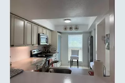 1723 Embassy Drive #103, West Palm Beach, FL 33401 - Photo 7