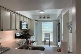 1723 Embassy Dr, West Palm Beach, FL 33401 - Photo 7