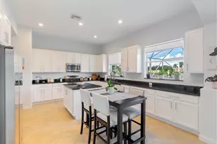 428 Cresta Cir, West Palm Beach, FL 33413 - Photo 11