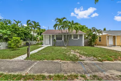 811 32nd Street, West Palm Beach, FL 33407 - Photo 1