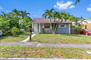 811 32nd St, West Palm Beach, FL 33407 - Photo 1