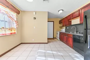 811 32nd St, West Palm Beach, FL 33407 - Photo 5