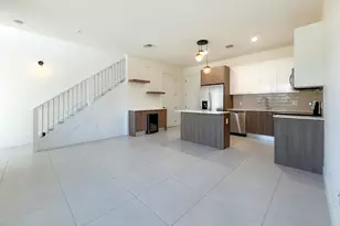 405 NE 35th Ct, Oakland Park, FL 33334 - Photo 3
