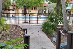780 NE 199th St, Miami, FL 33179 - Photo 23