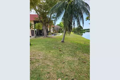 780 NE 199th Street #101E, Miami, FL 33179 - Photo 25