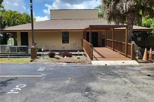 780 NE 199th St, Miami, FL 33179 - Photo 21