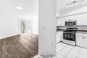 1977 Brandywine Rd, West Palm Beach, FL 33409 - Photo 3