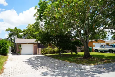 7761 Biltmore Boulevard, Miramar, FL 33023 - Photo 5