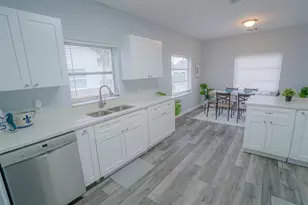 1102 Sunset Rd, West Palm Beach, FL 33401 - Photo 9