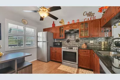 7618 Tahiti Lane #206, Lake Worth, FL 33467 - Photo 3