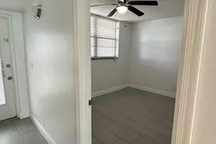 9325 Lagoon Pl, Davie, FL 33324 - Photo 9
