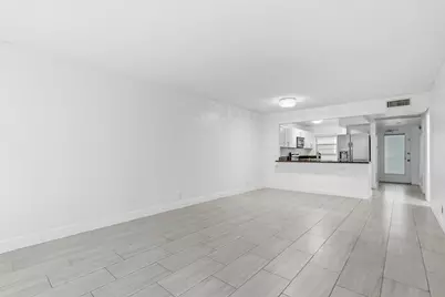 9325 Lagoon Place #405, Davie, FL 33324 - Photo 9