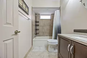 940 SW 96th Ave, Pembroke Pines, FL 33025 - Photo 17