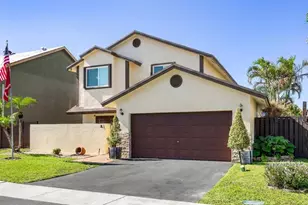 940 SW 96th Ave, Pembroke Pines, FL 33025 - Photo 37
