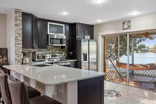 940 SW 96th Ave, Pembroke Pines, FL 33025 - Photo 7