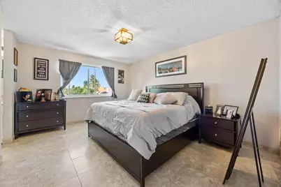 940 SW 96th Avenue, Pembroke Pines, FL 33025 - Photo 9