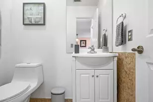 940 SW 96th Ave, Pembroke Pines, FL 33025 - Photo 15
