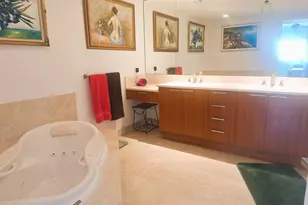 2650 Lake Shore Dr, Riviera Beach, FL 33404 - Photo 15
