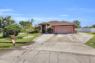 362 SW Paw Ct, Port Saint Lucie, FL 34953 - Photo 1