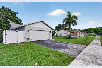 4950 SW 11th Circle, Margate, FL 33068 - Photo 1