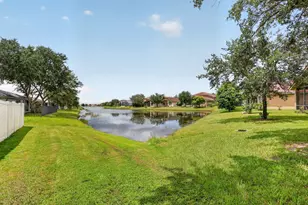 2930 SW Chatham Ln, Port Saint Lucie, FL 34953 - Photo 7