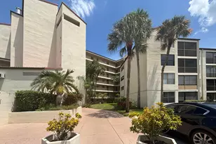 2306 S Cypress Bend Dr, Pompano Beach, FL 33069 - Photo 1