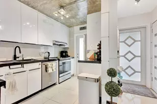 400 SE 10th St, Deerfield Beach, FL 33441 - Photo 5