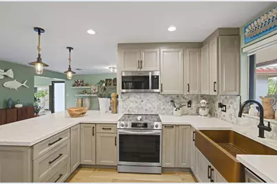 2332 NE 17th Terrace, Wilton Manors, FL 33305 - Photo 11
