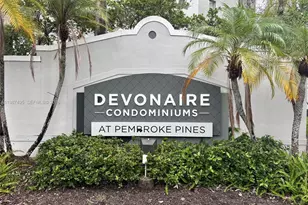 520 SW 111th Ave, Pembroke Pines, FL 33025 - Photo 1