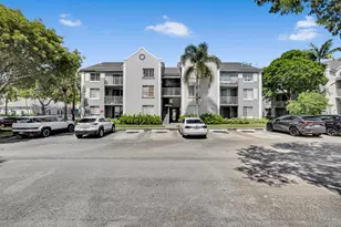 520 SW 111th Ave, Pembroke Pines, FL 33025 - Photo 15