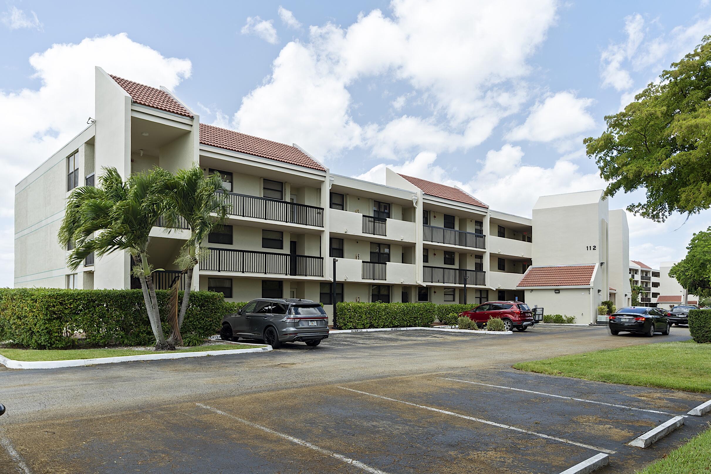 112 Lake Emerald Dr #209 - 112 Lake Emerald Dr #209, Oakland Park, FL 33309 Luxury Property | Jose Angel Pina