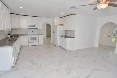 943 SE Browning Avenue, Port Saint Lucie, FL 34983 - Photo 5