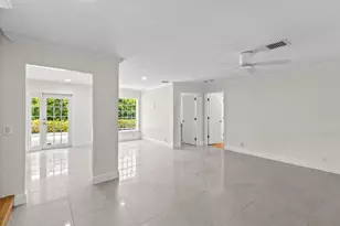 4610 Pine Tree Dr, Delray Beach, FL 33445 - Photo 3
