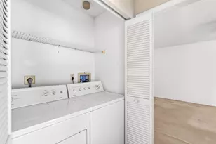 350 Prestwick Cir, Palm Beach Gardens, FL 33418 - Photo 25