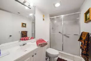 1200 St Charles Pl, Pembroke Pines, FL 33026 - Photo 13