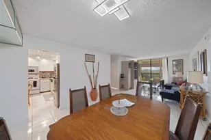 1200 St Charles Pl, Pembroke Pines, FL 33026 - Photo 5